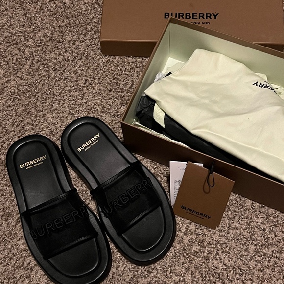 Burberry Buckingham Logo Flat Slide Sandals - Picture 1 of 7